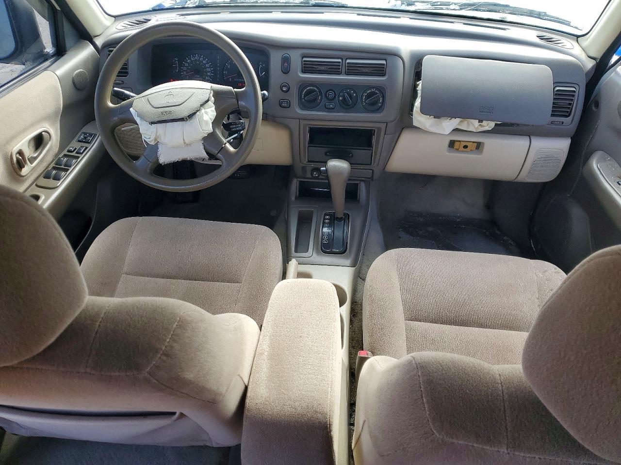 2001 MITSUBISHI Montero