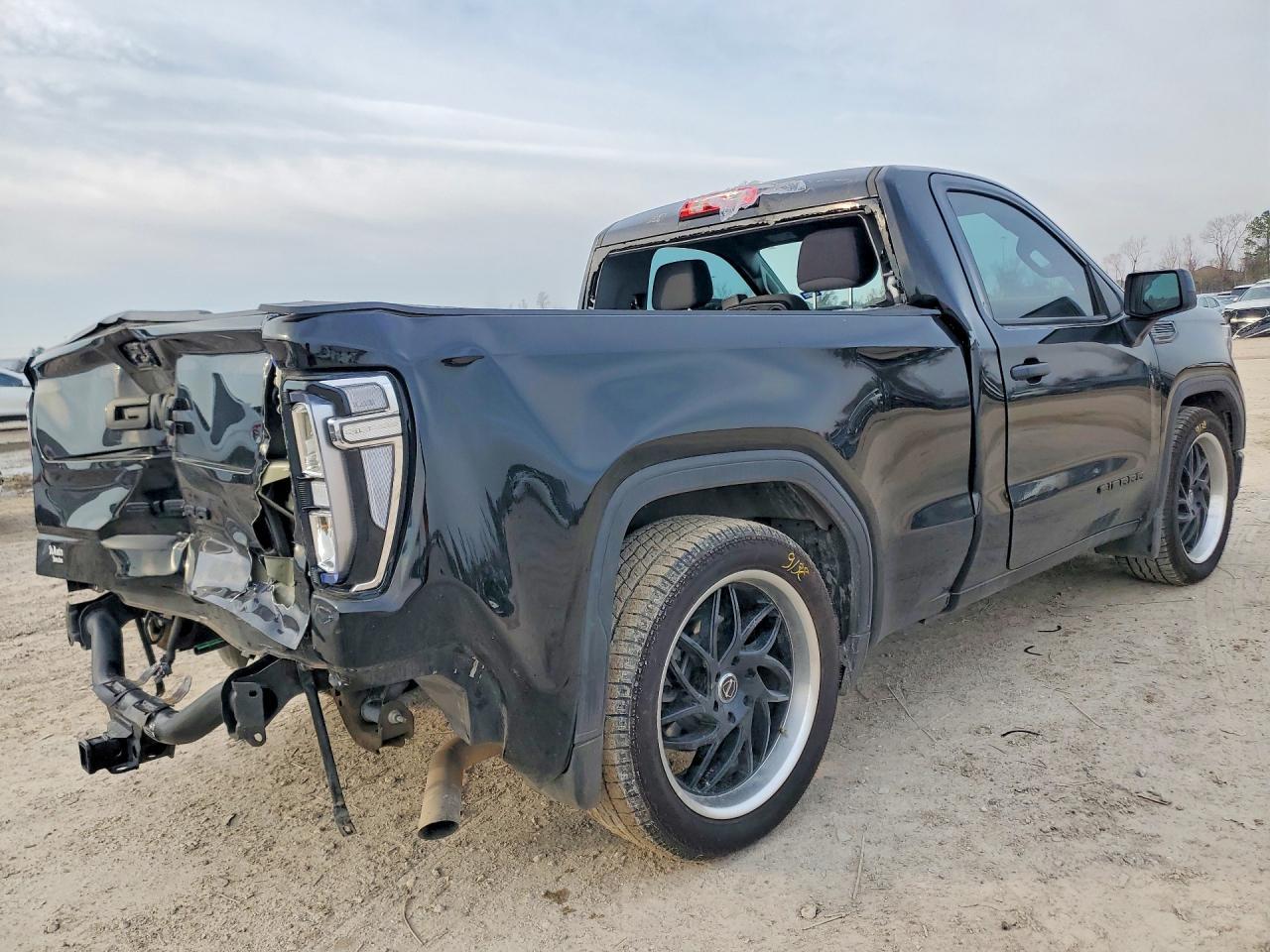 2024 GMC Sierra
