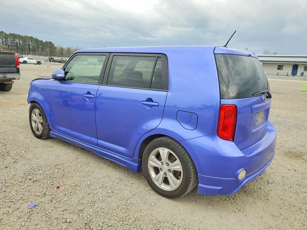 2010 TOYOTA SCION