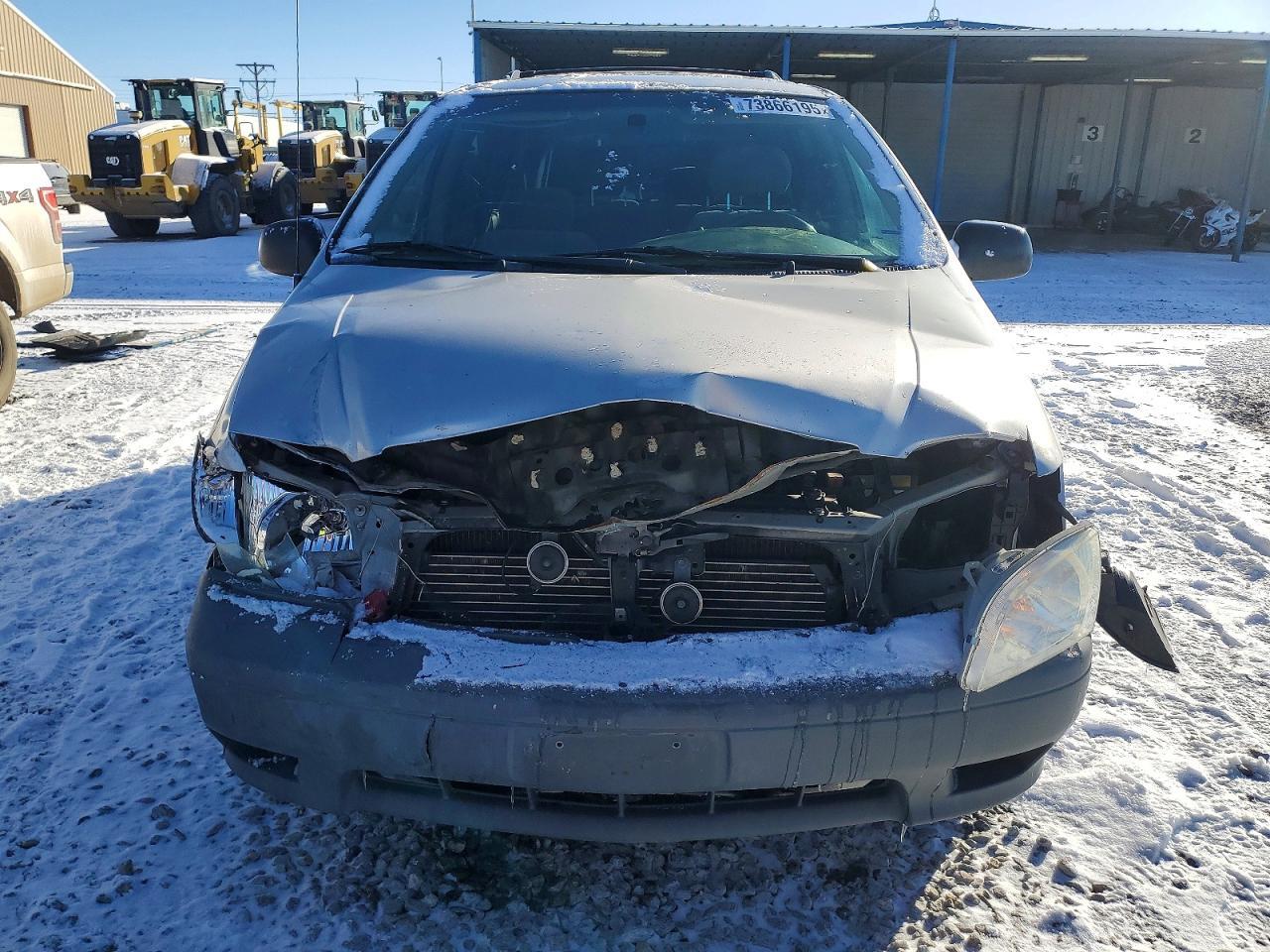 2002 TOYOTA SIENNA