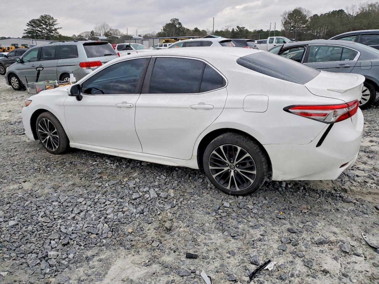 2018 TOYOTA CAMRY