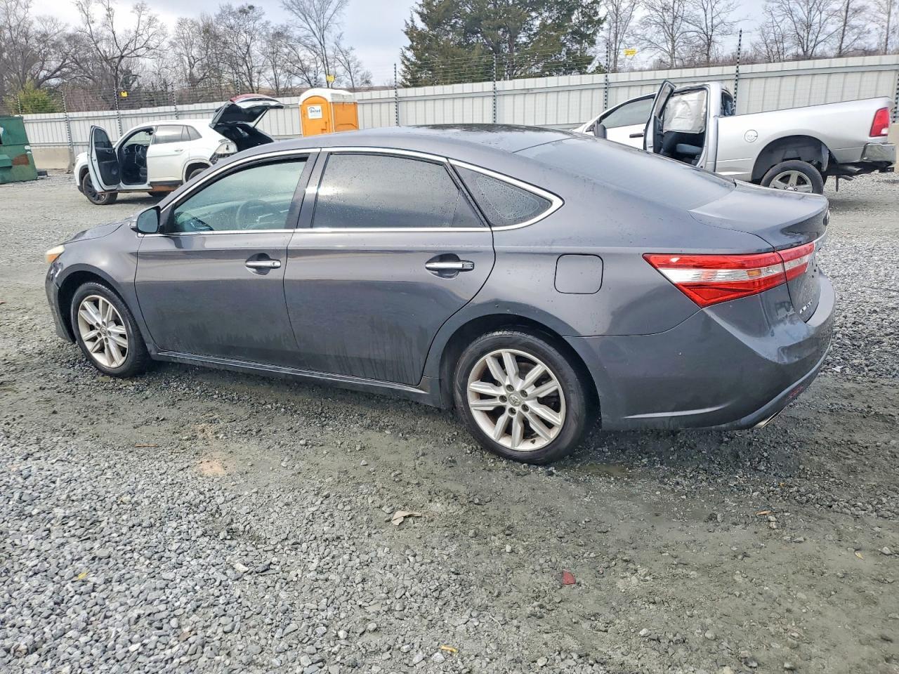 2013 TOYOTA Avalon