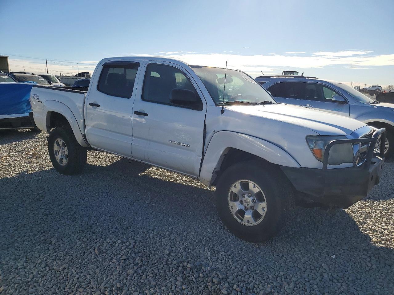 2011 TOYOTA TACOMA