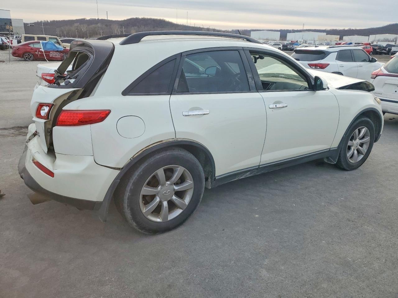 2005 INFINITI FX35