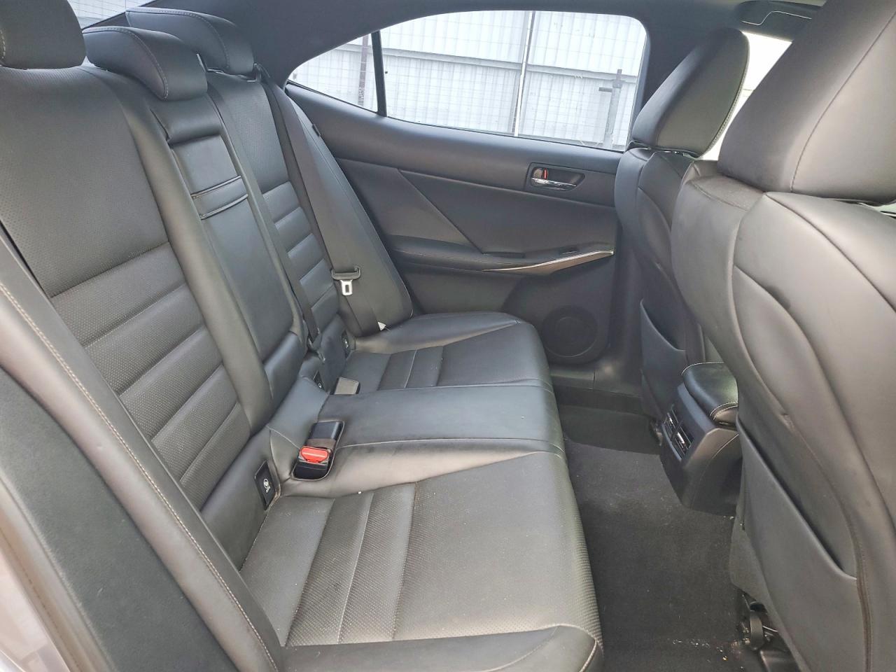 2016 LEXUS IS 200t