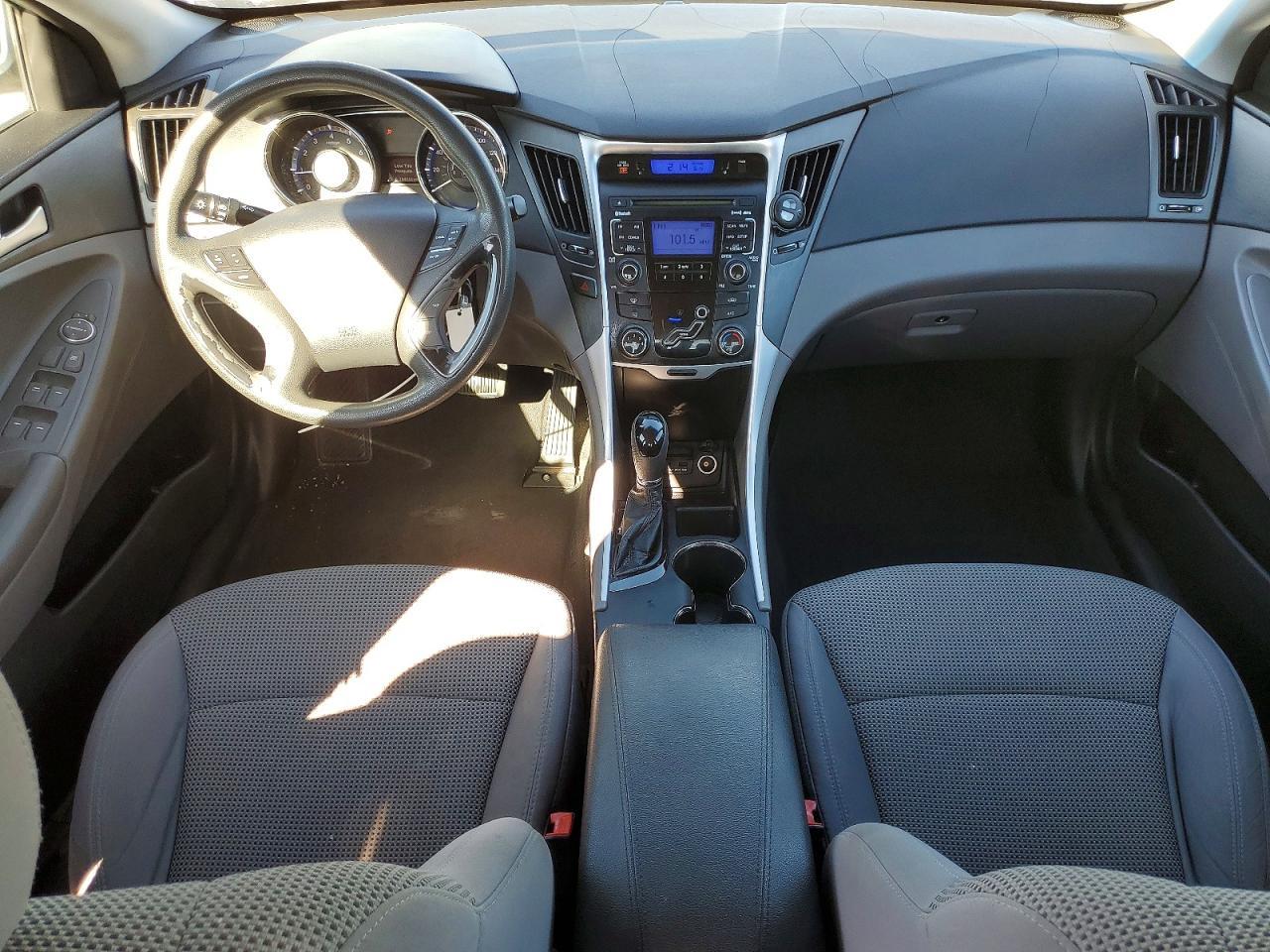 2011 HYUNDAI SONATA