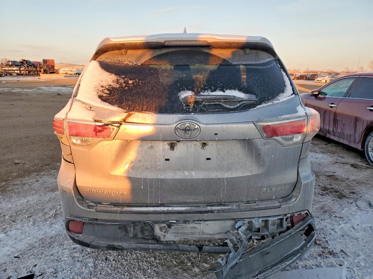 2016 TOYOTA HIGHLANDER