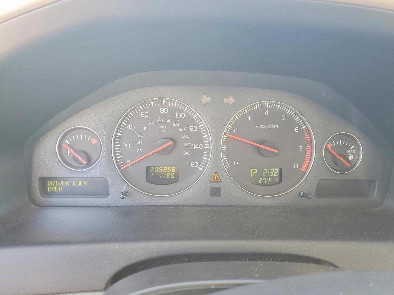 2005 VOLVO XC70