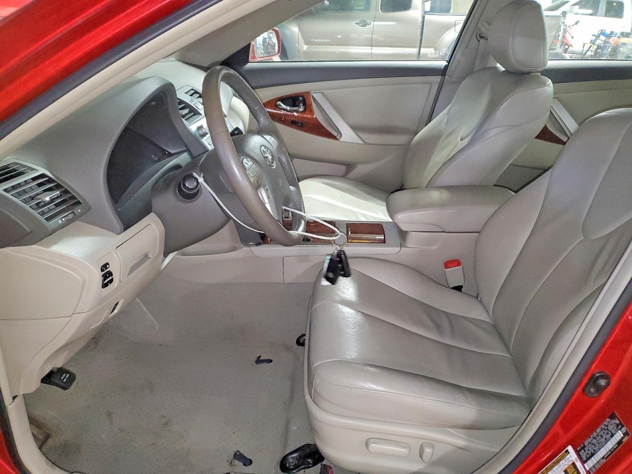 2011 TOYOTA CAMRY