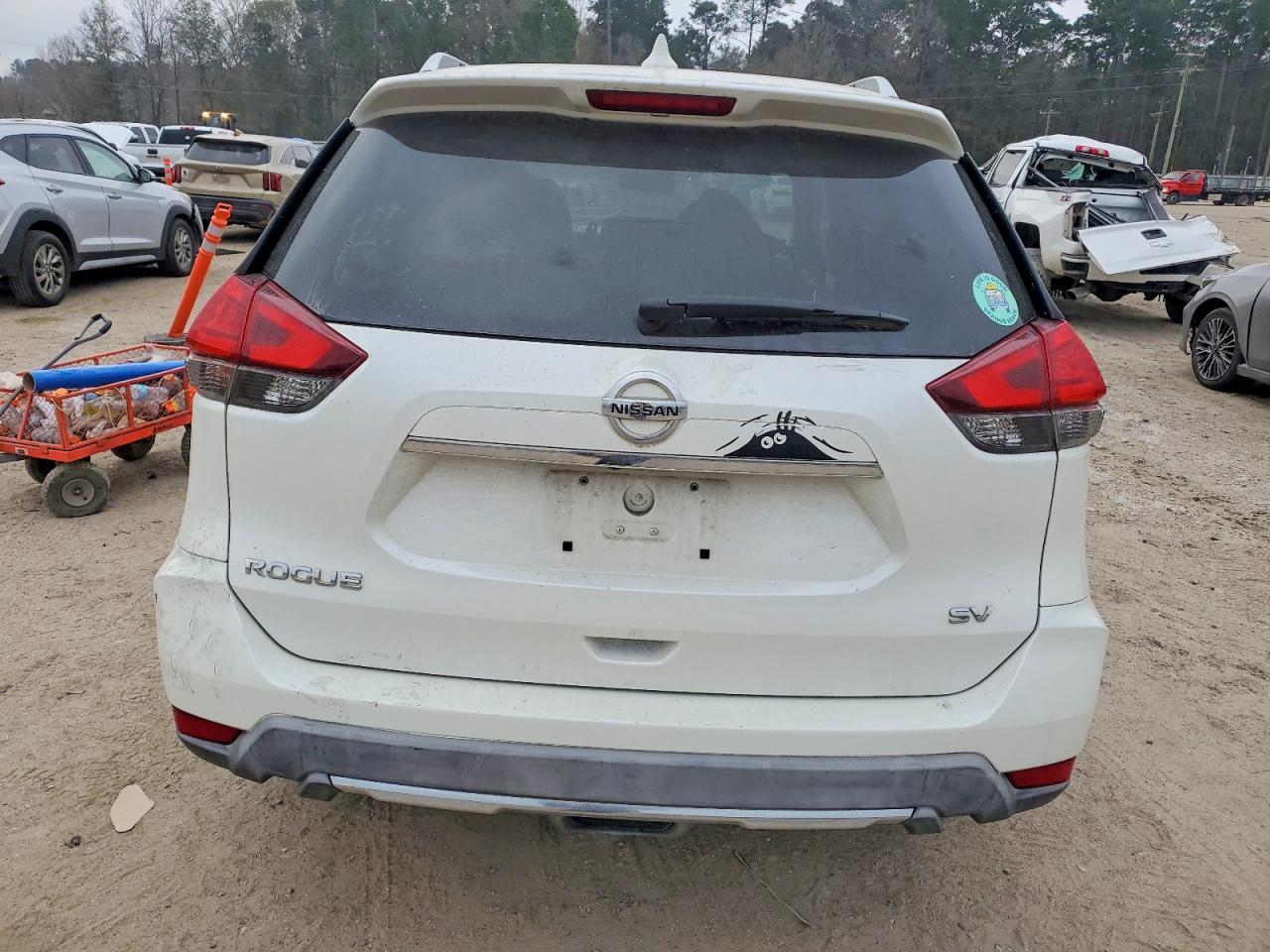 2017 NISSAN