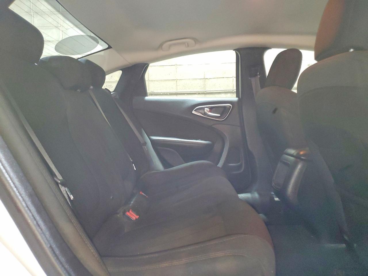 2016 CHRYSLER 200