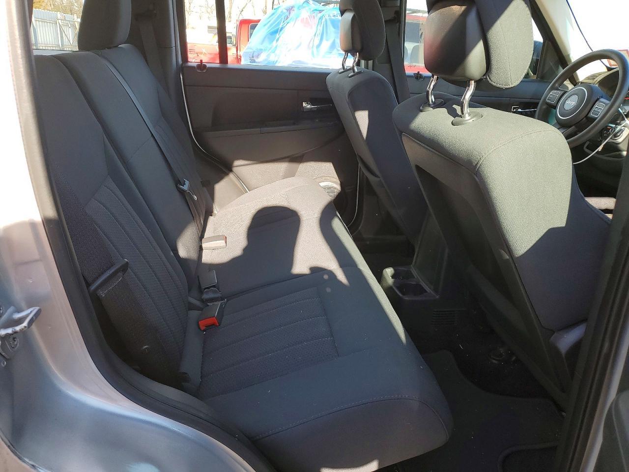 2012 JEEP Liberty