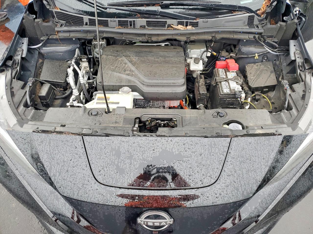 2025 NISSAN LEAF