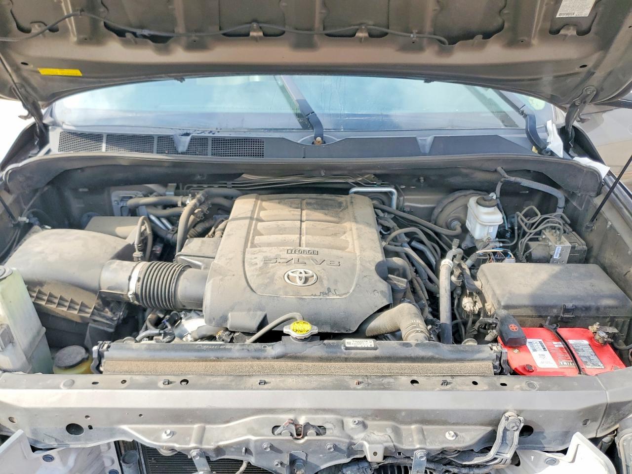 2014 TOYOTA Sequoia
