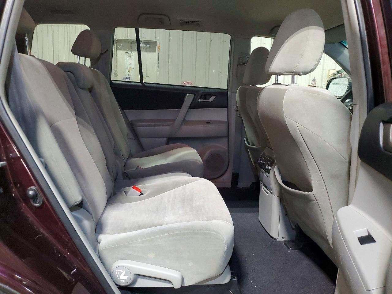 2011 TOYOTA HIGHLANDER