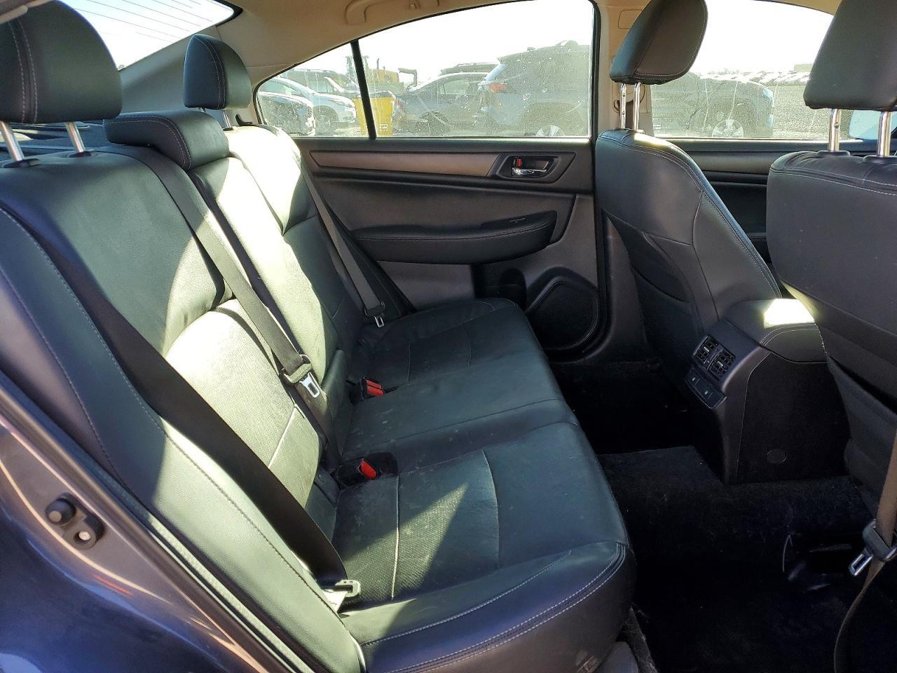 2016 SUBARU Legacy