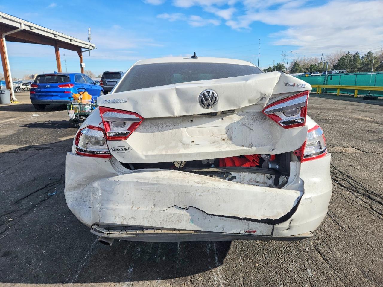 2014 VOLKSWAGEN Passat