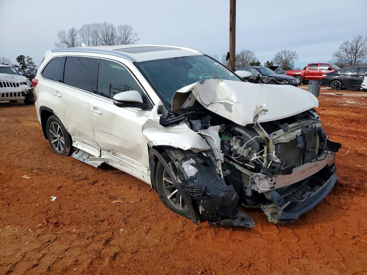 2018 TOYOTA HIGHLANDER
