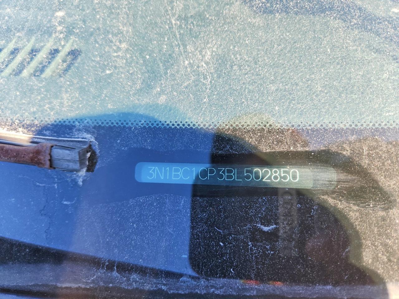 2011 NISSAN VERSA