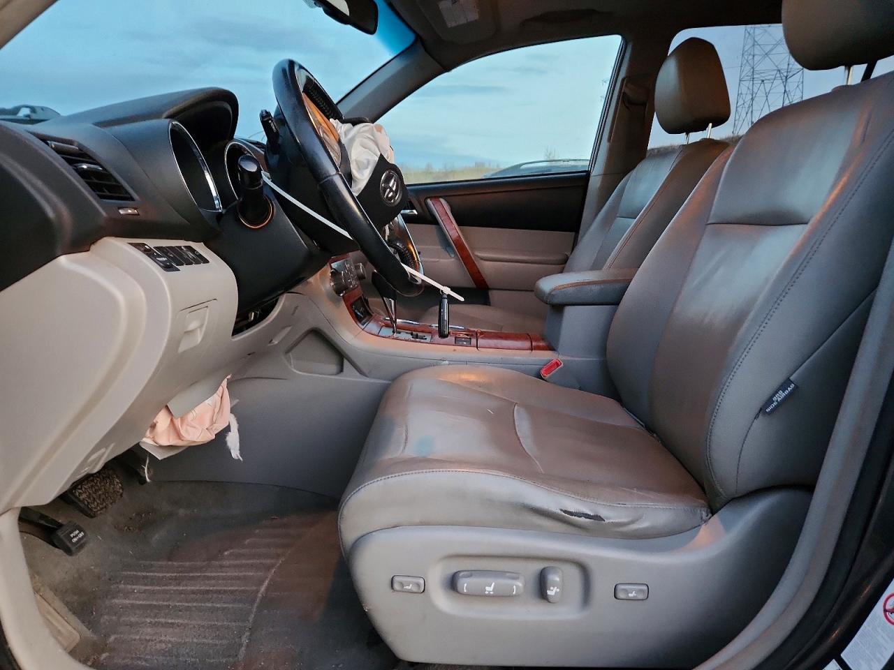 2010 TOYOTA HIGHLANDER
