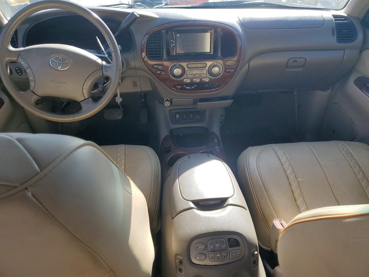 2005 TOYOTA Sequoia