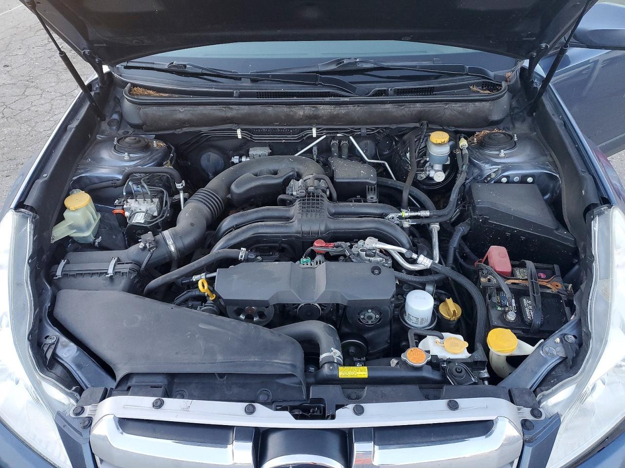 2013 SUBARU Outback