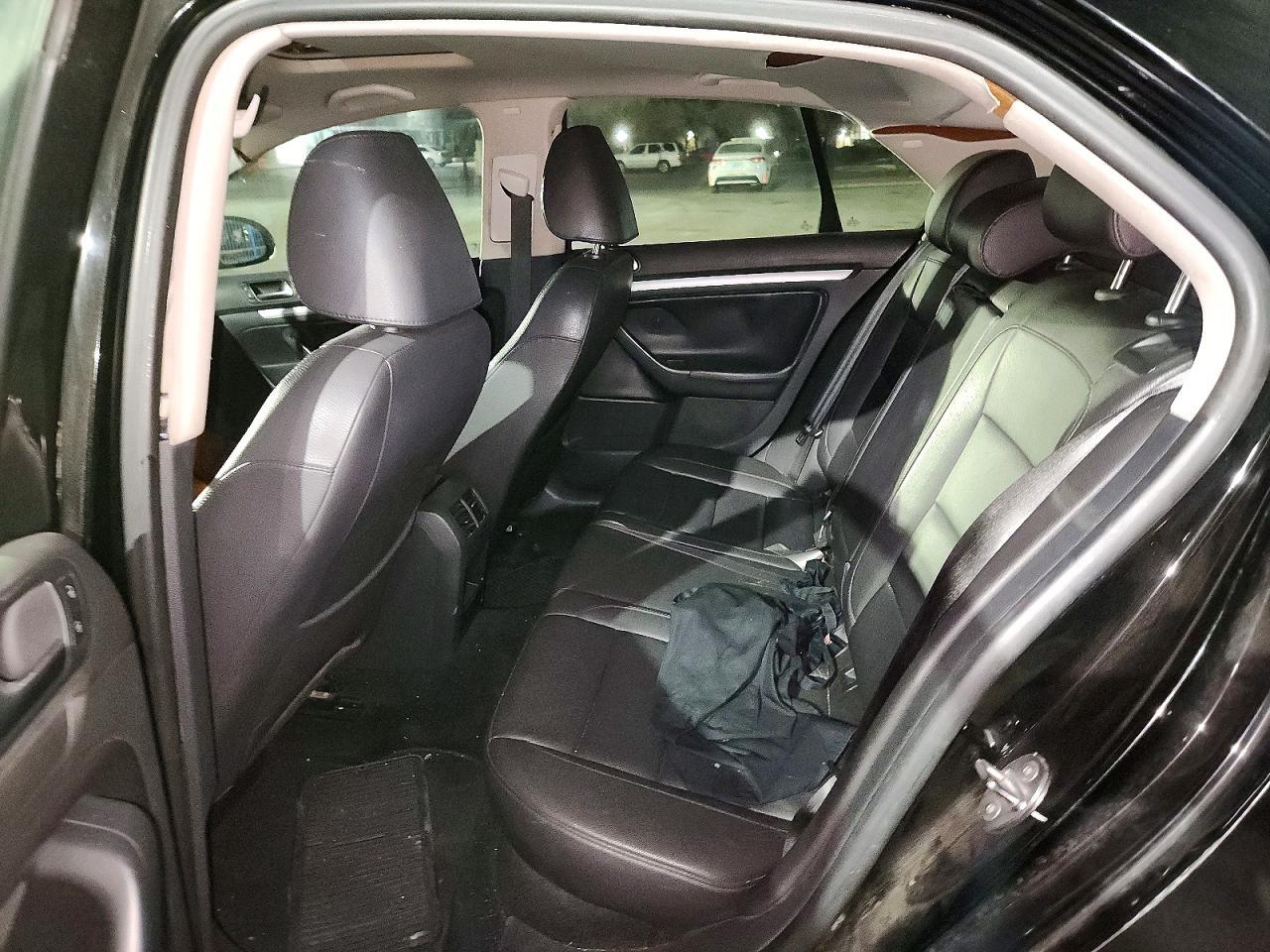 2010 VOLKSWAGEN JETTA