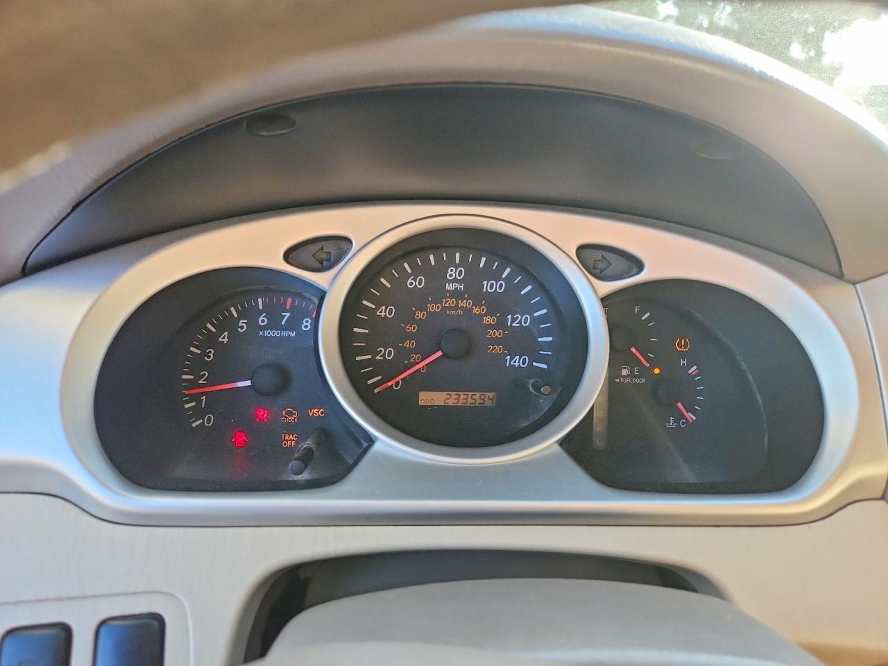 2004 TOYOTA HIGHLANDER