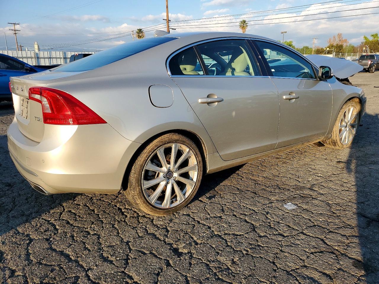 2018 VOLVO S60