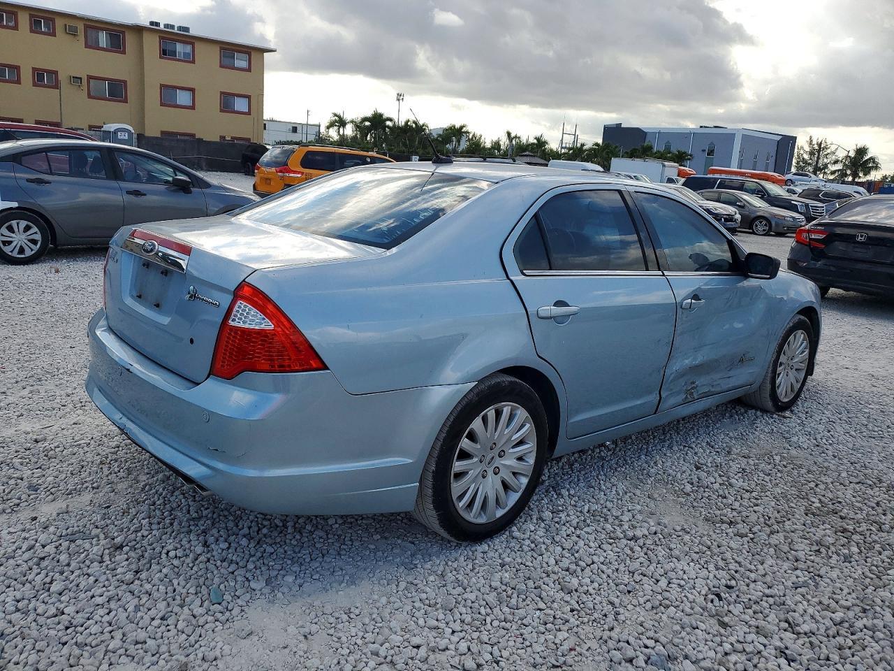 2010 FORD FUSION