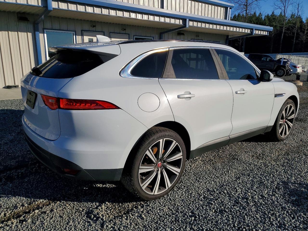 2017 JAGUAR F-Pace