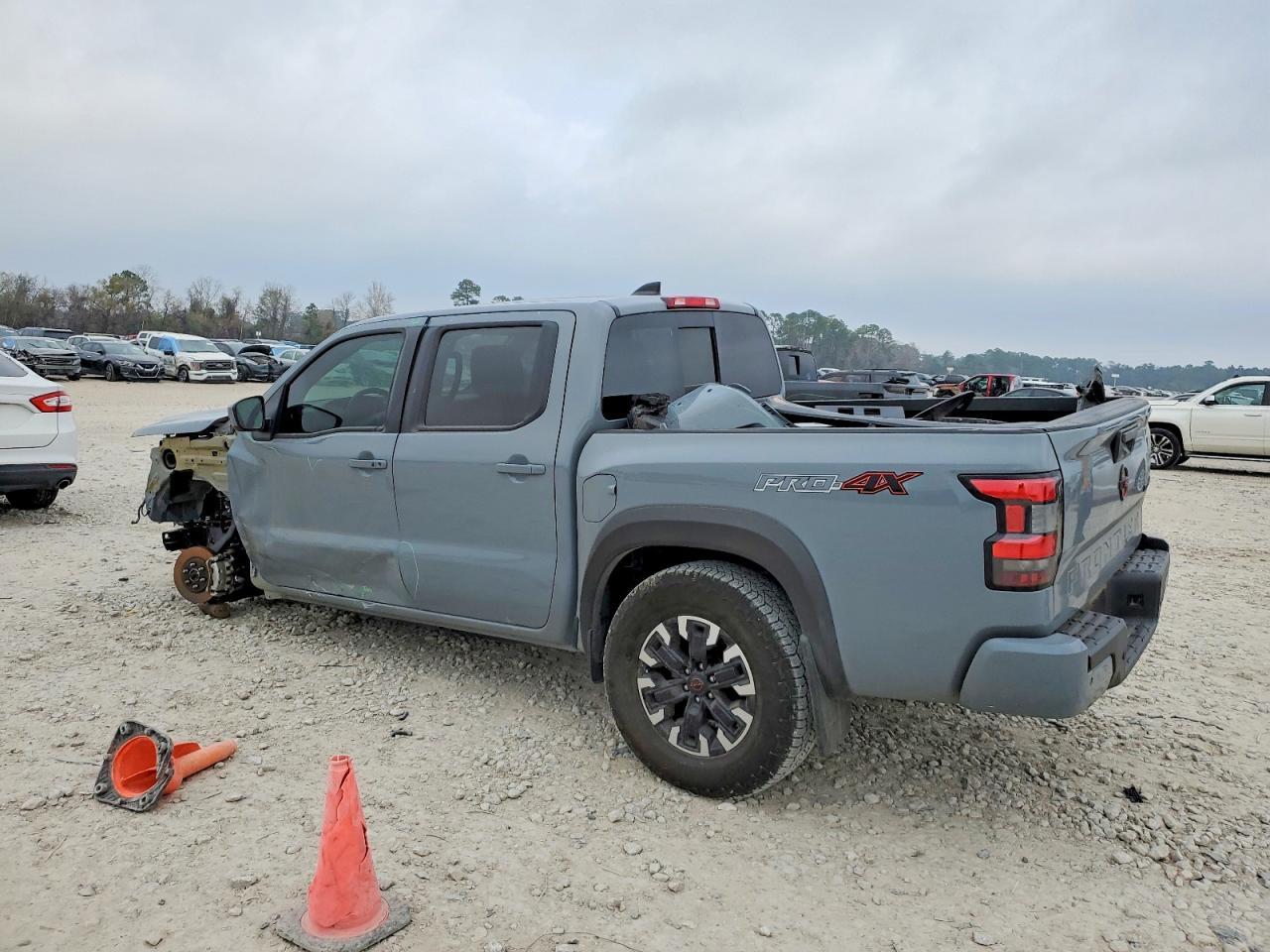 2024 NISSAN Frontier