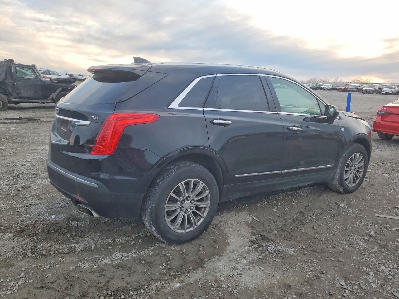 2017 CADILLAC XT5