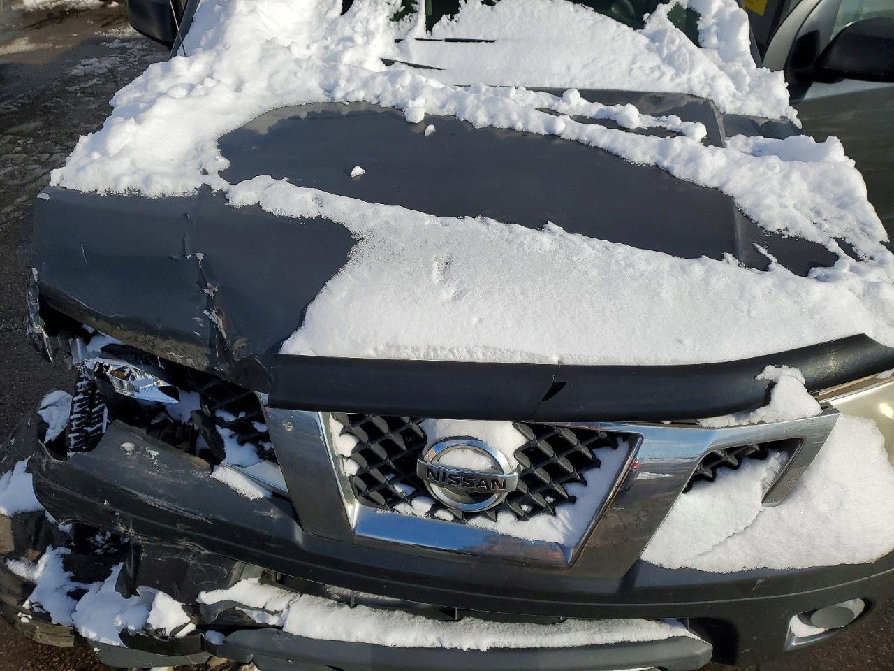 2012 NISSAN Frontier
