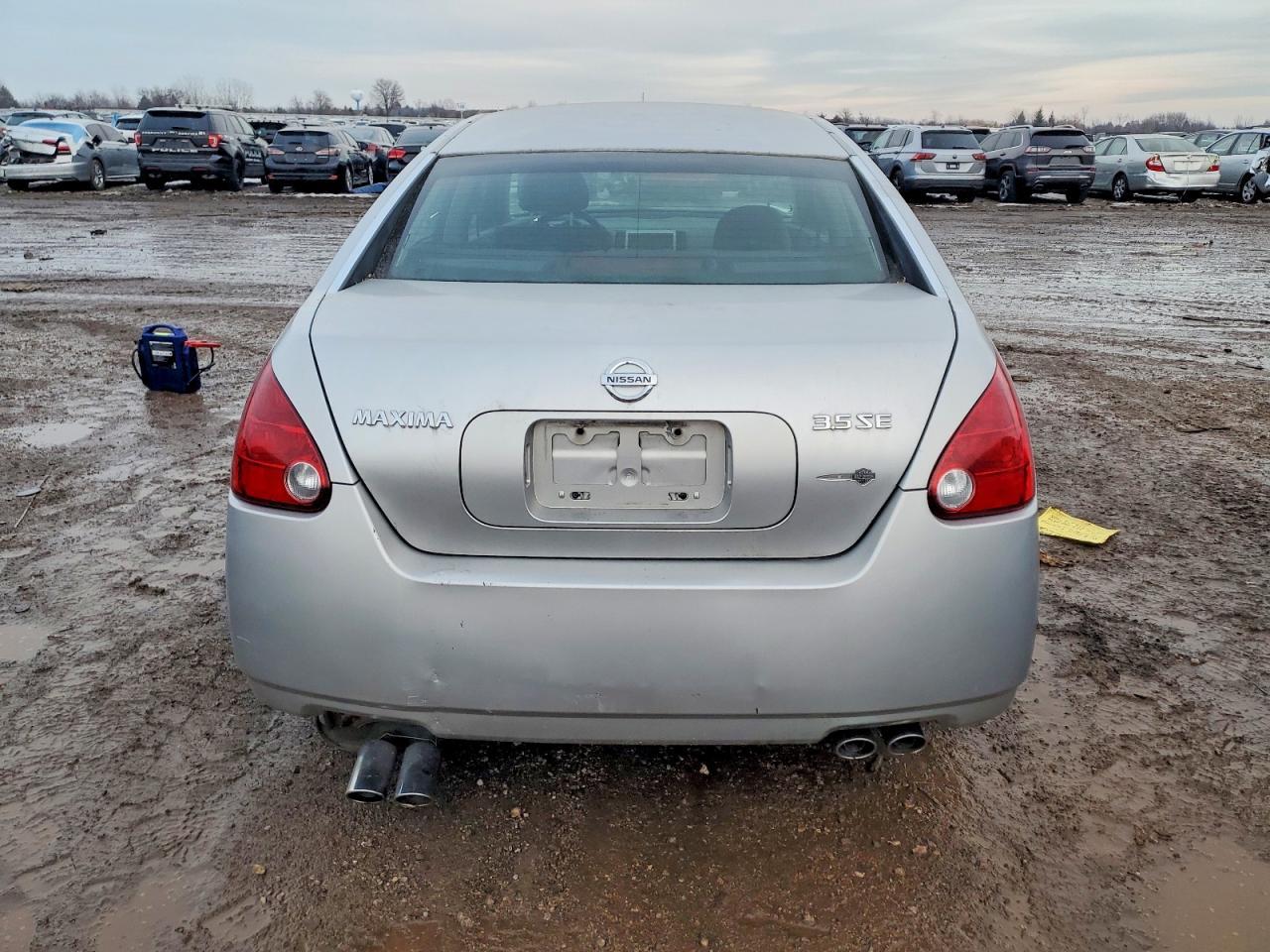 2004 NISSAN Maxima