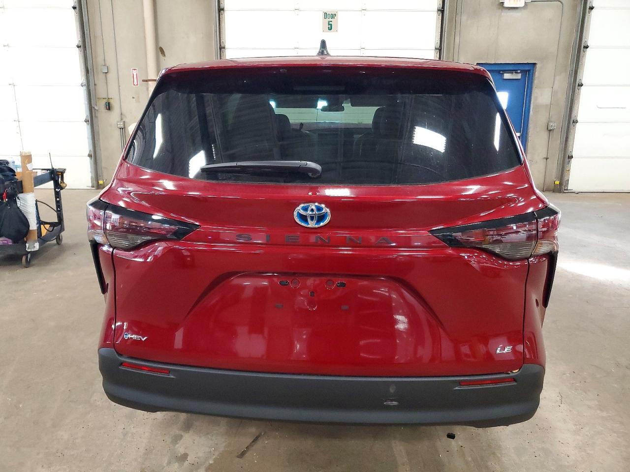 2025 TOYOTA SIENNA