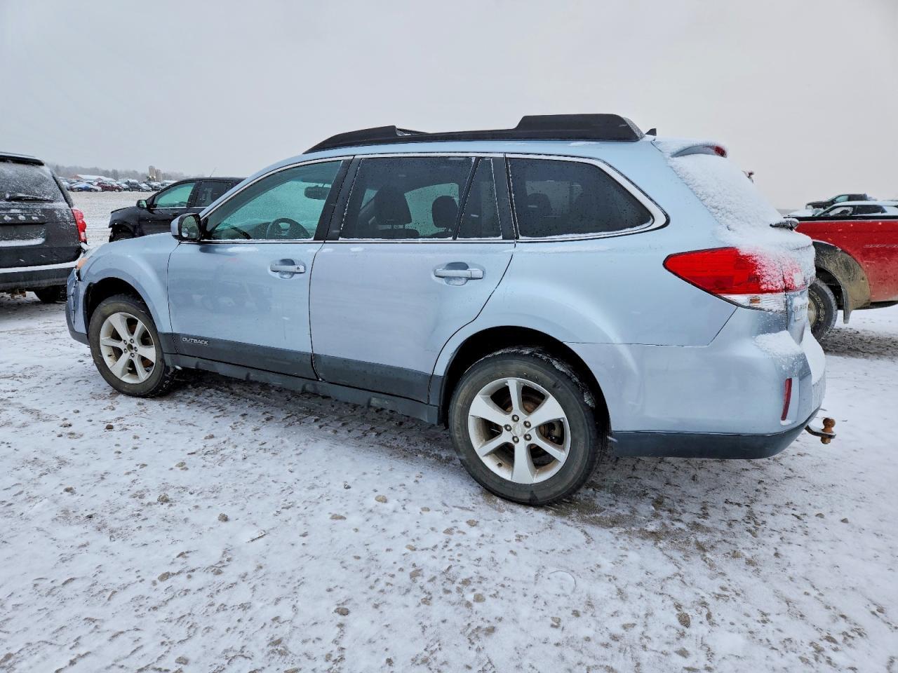 2013 SUBARU Outback