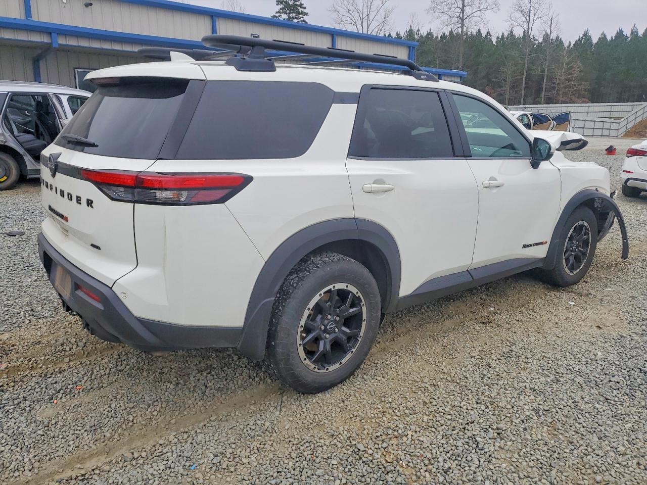 2024 NISSAN PATHFINDER