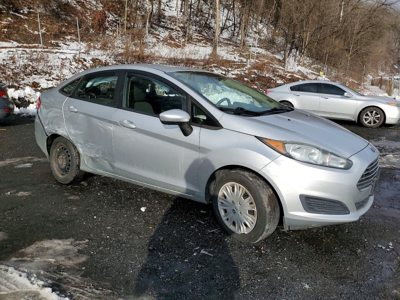 2015 FORD Fiesta