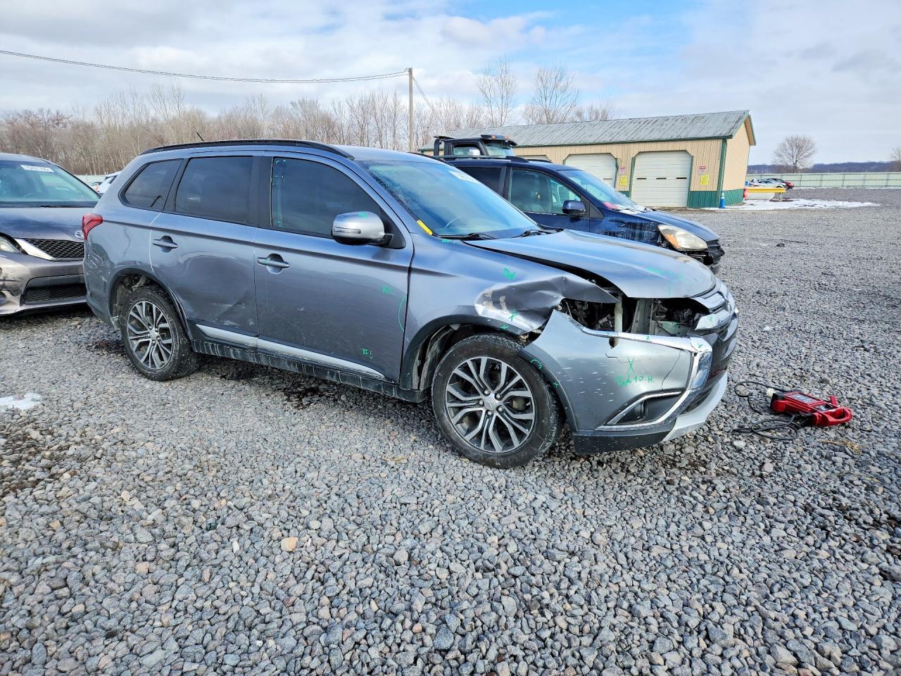 2016 MITSUBISHI outlander