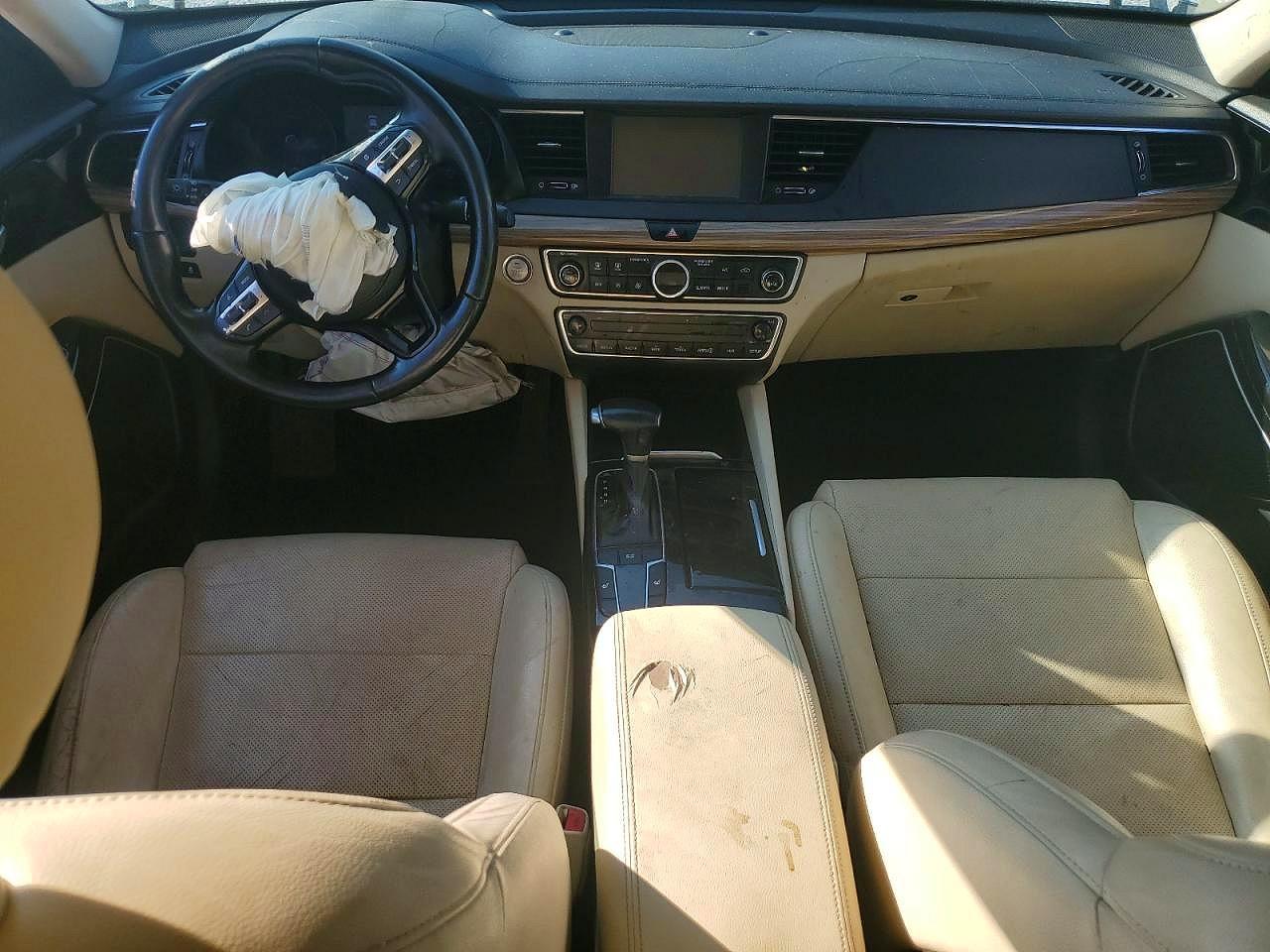 2017 KIA Cadenza