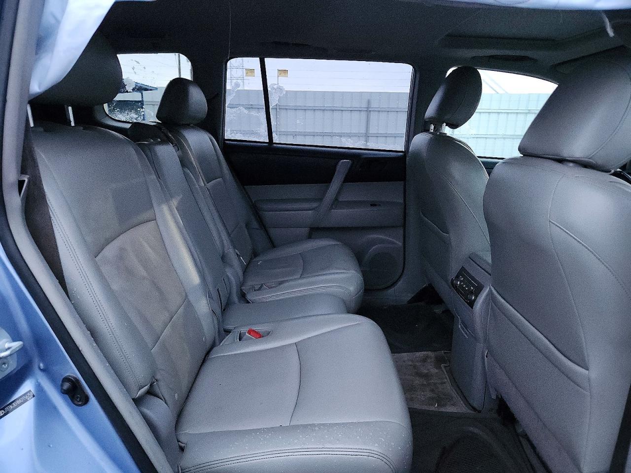 2010 TOYOTA HIGHLANDER