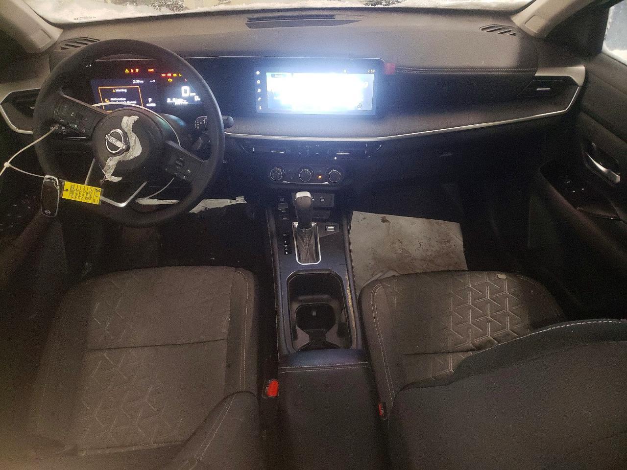 2025 NISSAN KICKS