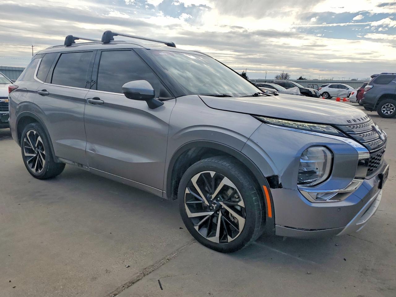 2022 MITSUBISHI outlander
