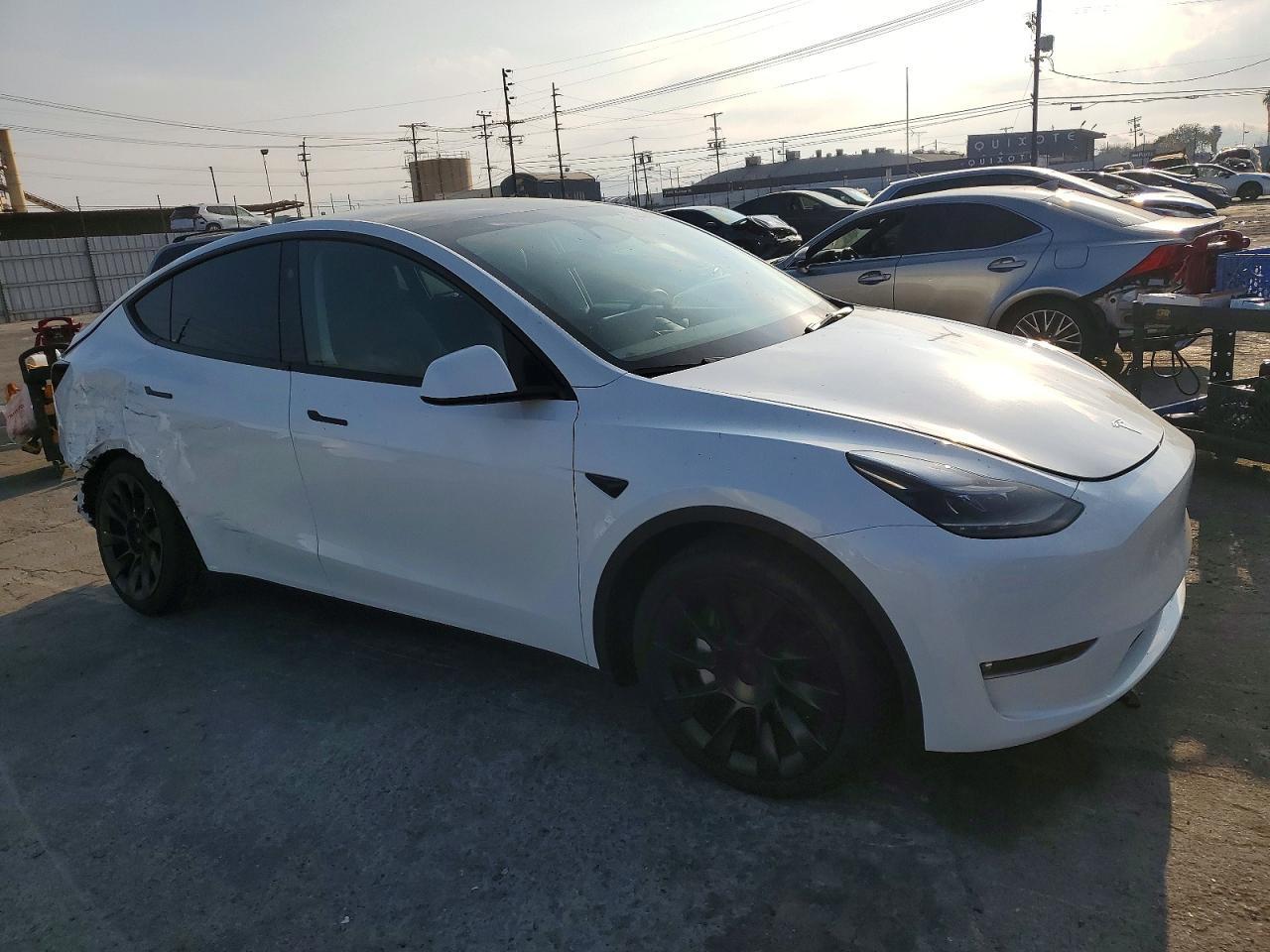 2024 TESLA MODEL Y