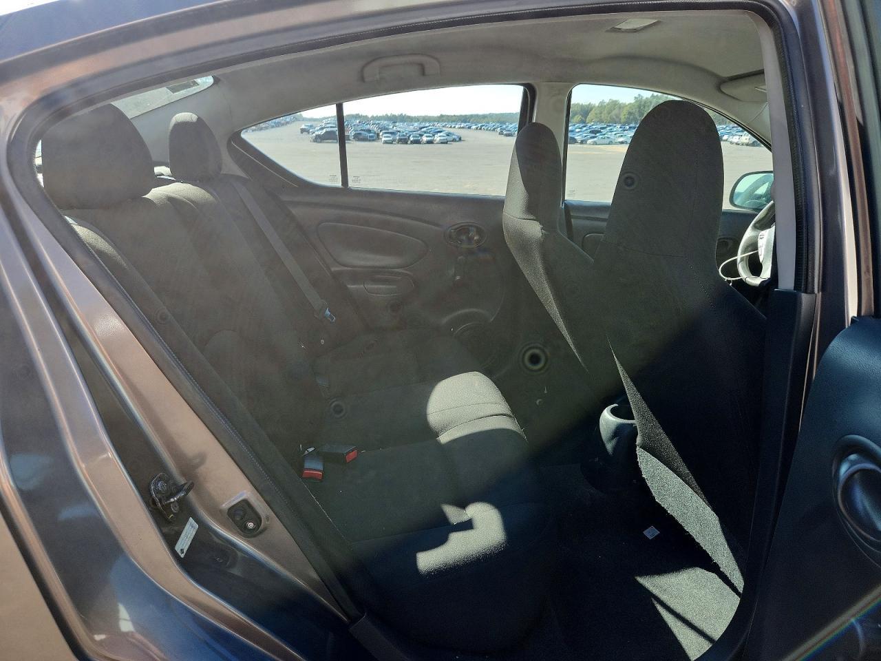 2015 NISSAN VERSA