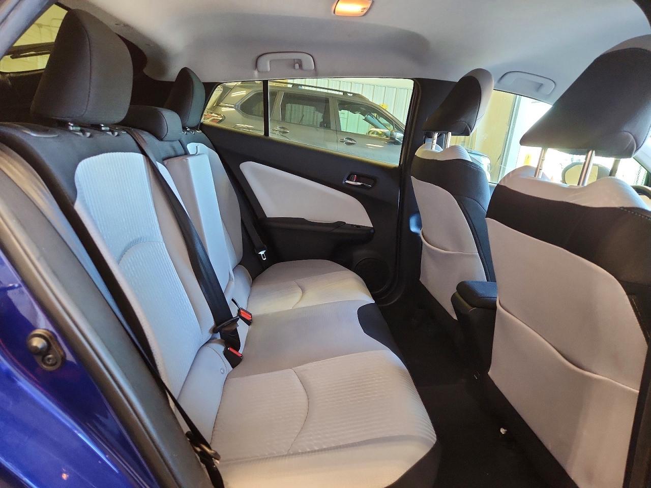 2017 TOYOTA PRIUS