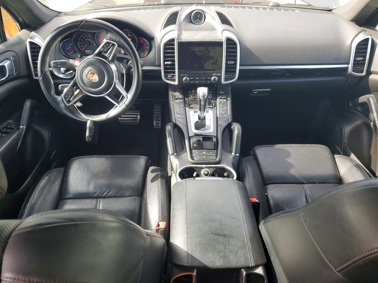 2018 PORSCHE CAYENNE