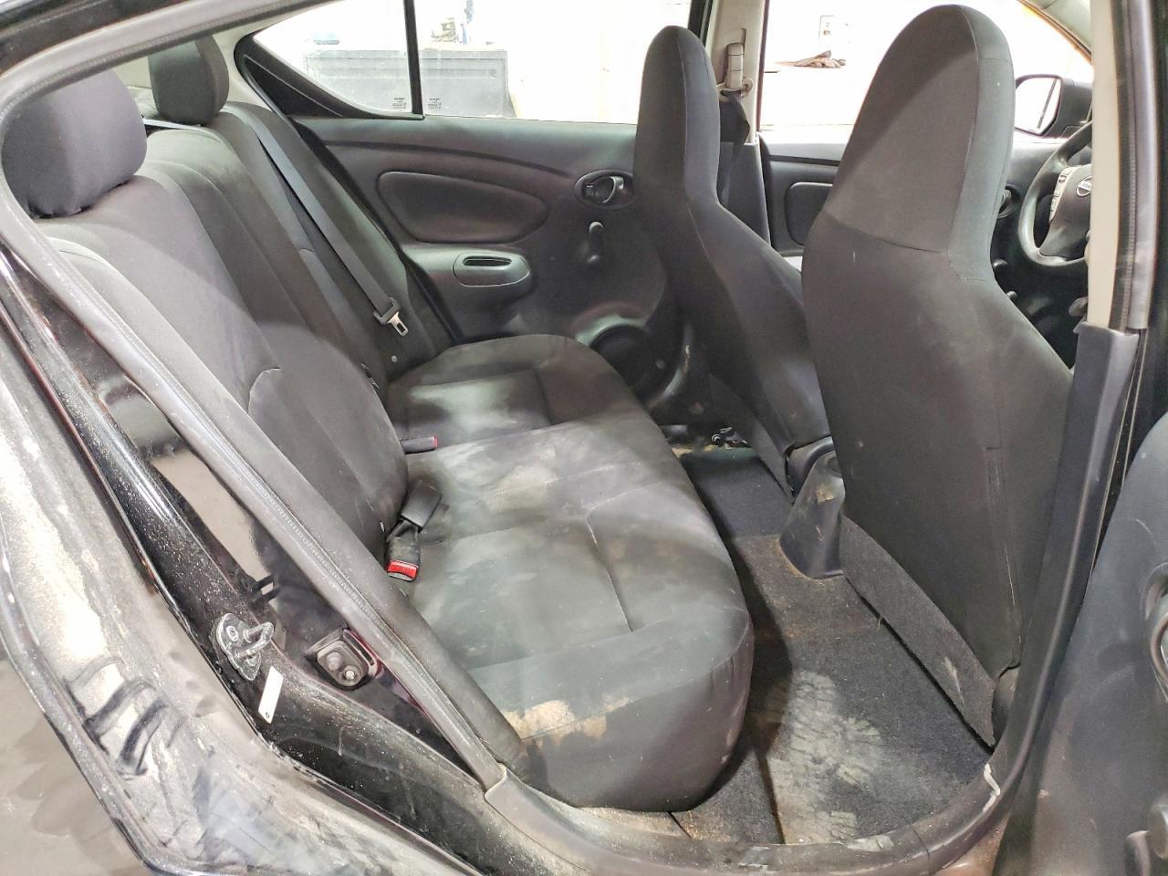 2015 NISSAN VERSA