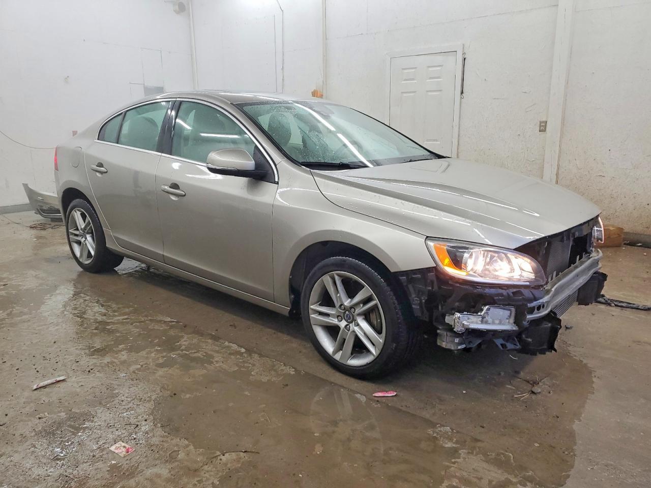 2015 VOLVO S60